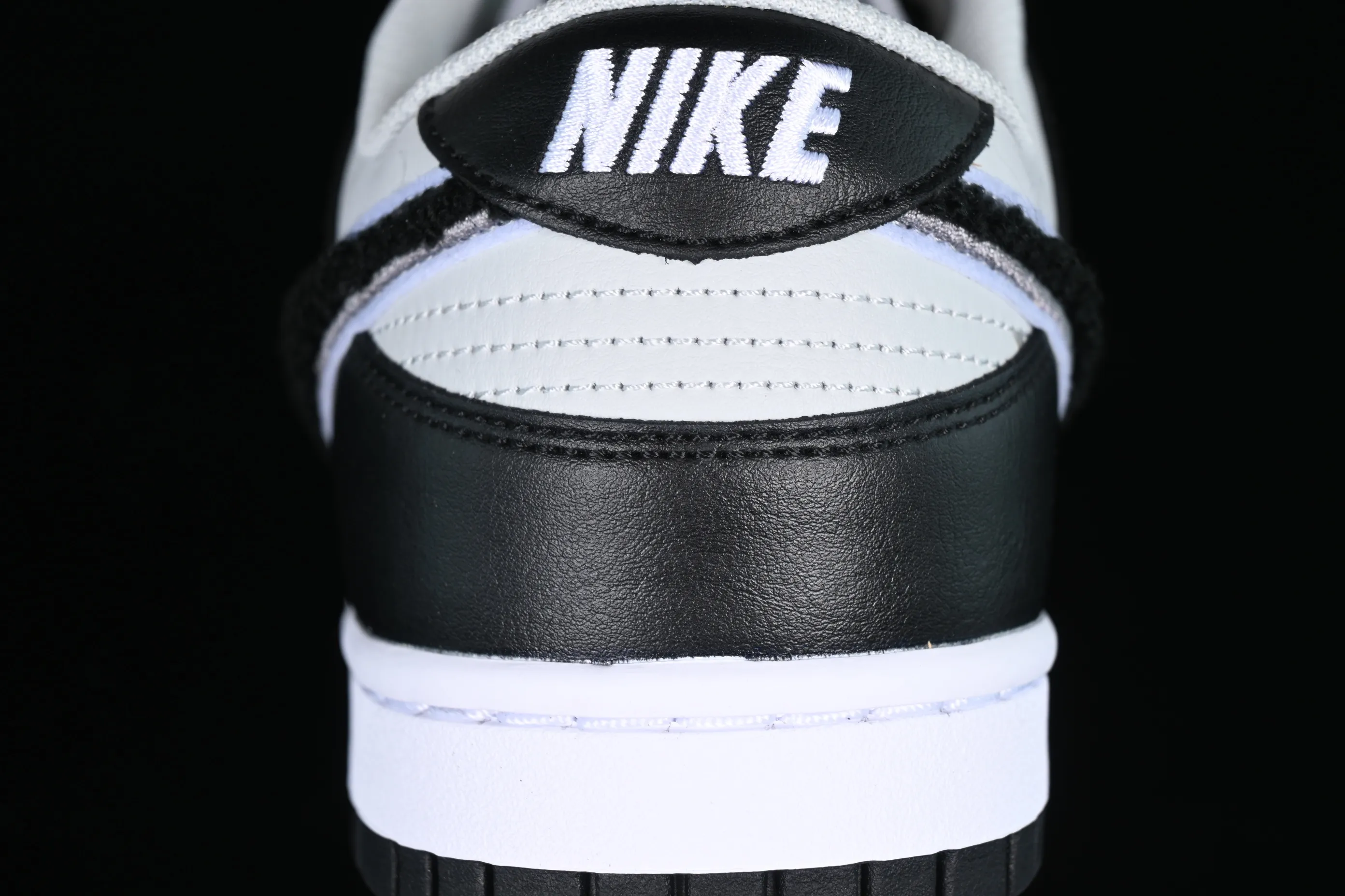 All categories Nk SB Dunk series Nk SB Dunk Low low-top sneakers Nk Dunk Low "Chenille" plush black hook SB low-top sports and leisure sneakers DQ7683-001
